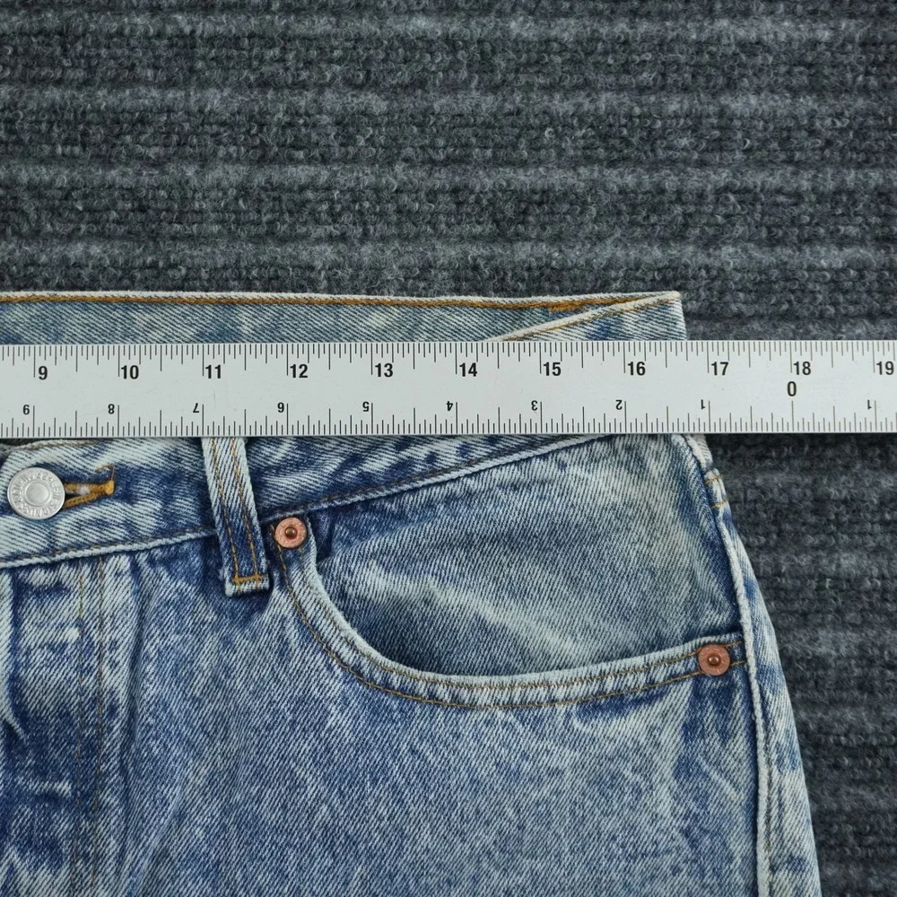 Levi's 501 Straight Leg Jeans Mens 33x28 Light Blue Vintage 90s Button Fly